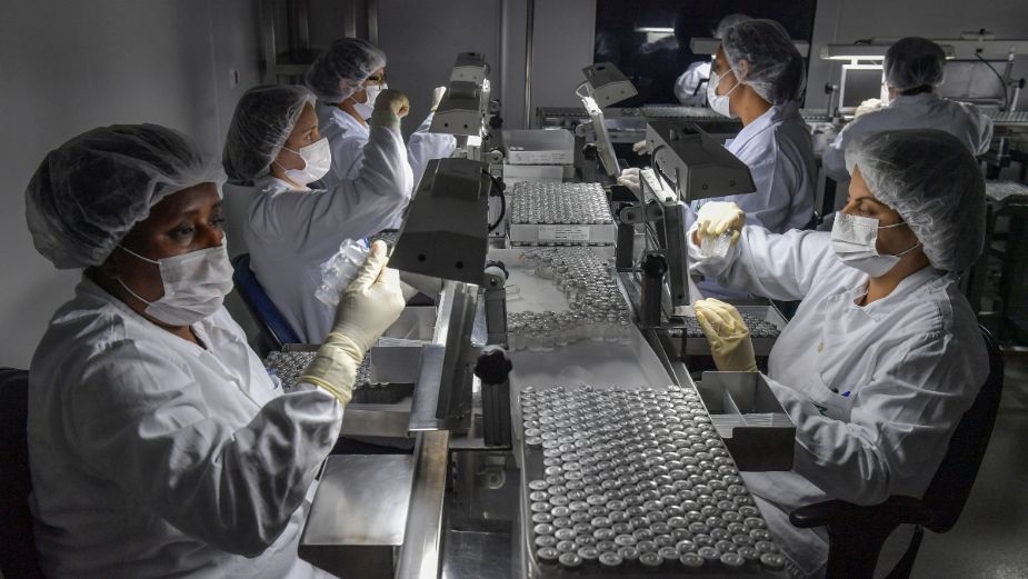 Acaparan 10 países 95% de las vacunas