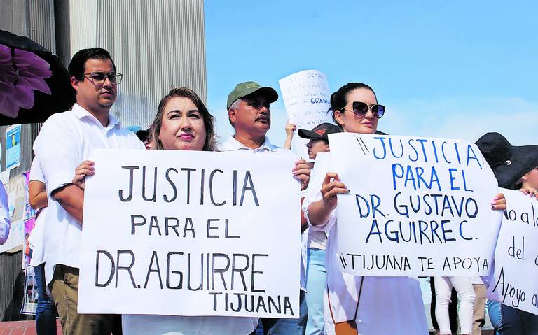 Anestesiólogos protestan en apoyo a Gustavo Aguirre