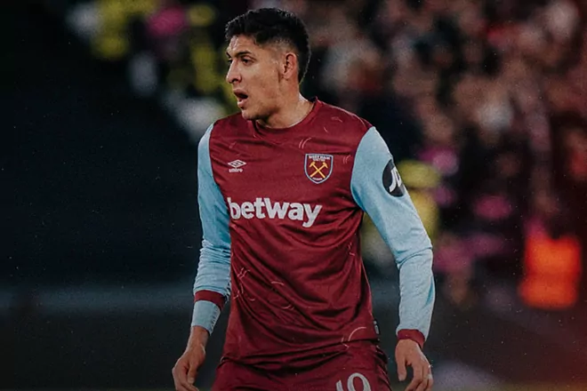 Edson Álvarez, entre la roja latente y el dominio de la amarilla