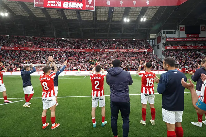 Sporting de Gijón, «hermano» de Santos y Atlas, se queda sin ascenso a LaLiga