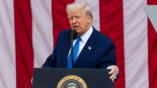 «Putin está jugando con fuego», advierte Trump